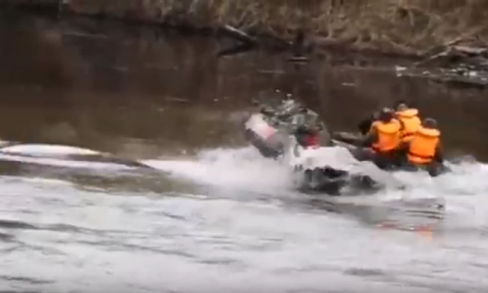 Η απόλυτη ξεφτίλα για τους Τούρκους: Κομάντος παραλίγο να τουμπάρουν στον Έβρο με φουσκωτό! - Βίντεο